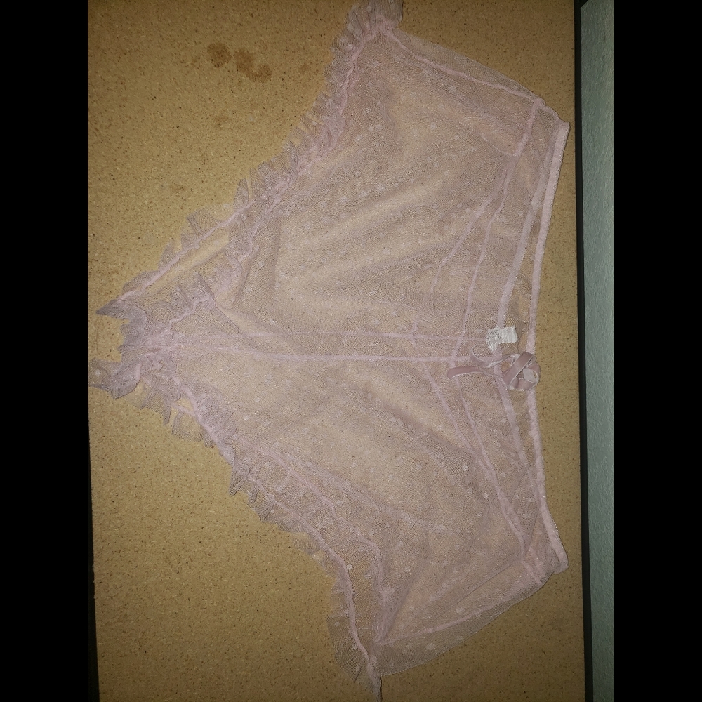 Lingerie - Picture 2 of 2